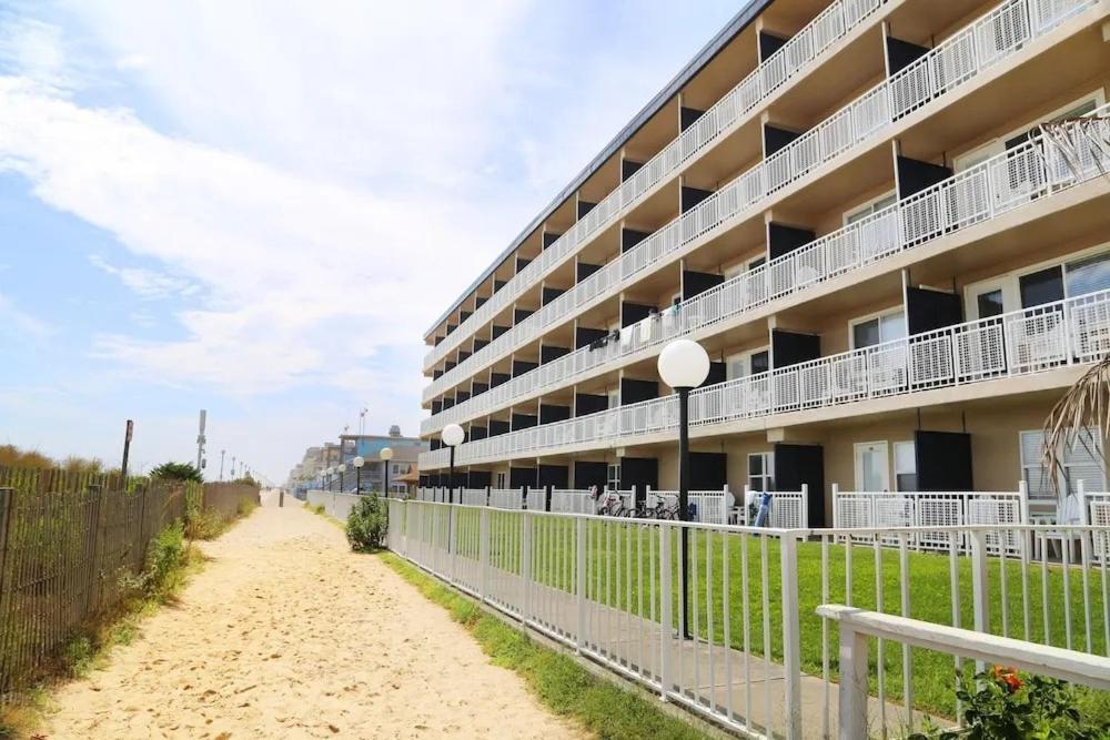 Dunes Suites Oceanfront Оушън Сити Екстериор снимка